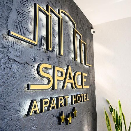 Space Apart Hotel ลุตสกาย ภายนอก รูปภาพ