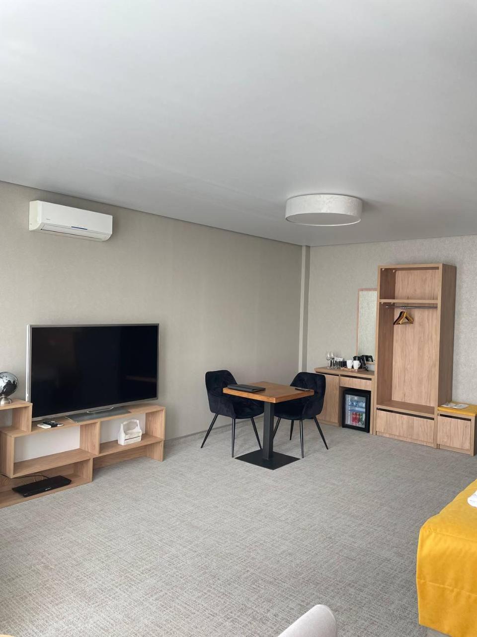 Space Apart Hotel ลุตสกาย ภายนอก รูปภาพ