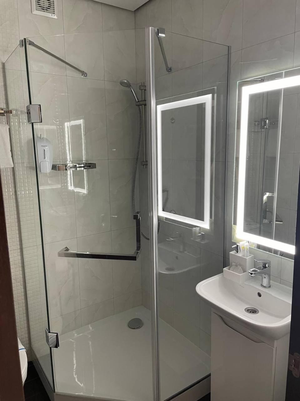 Space Apart Hotel ลุตสกาย ภายนอก รูปภาพ